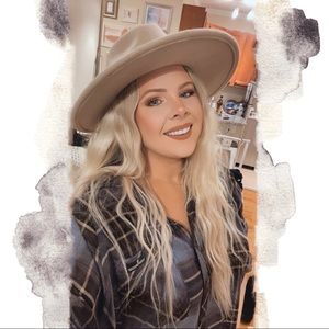 Meet your Posher, Taylor